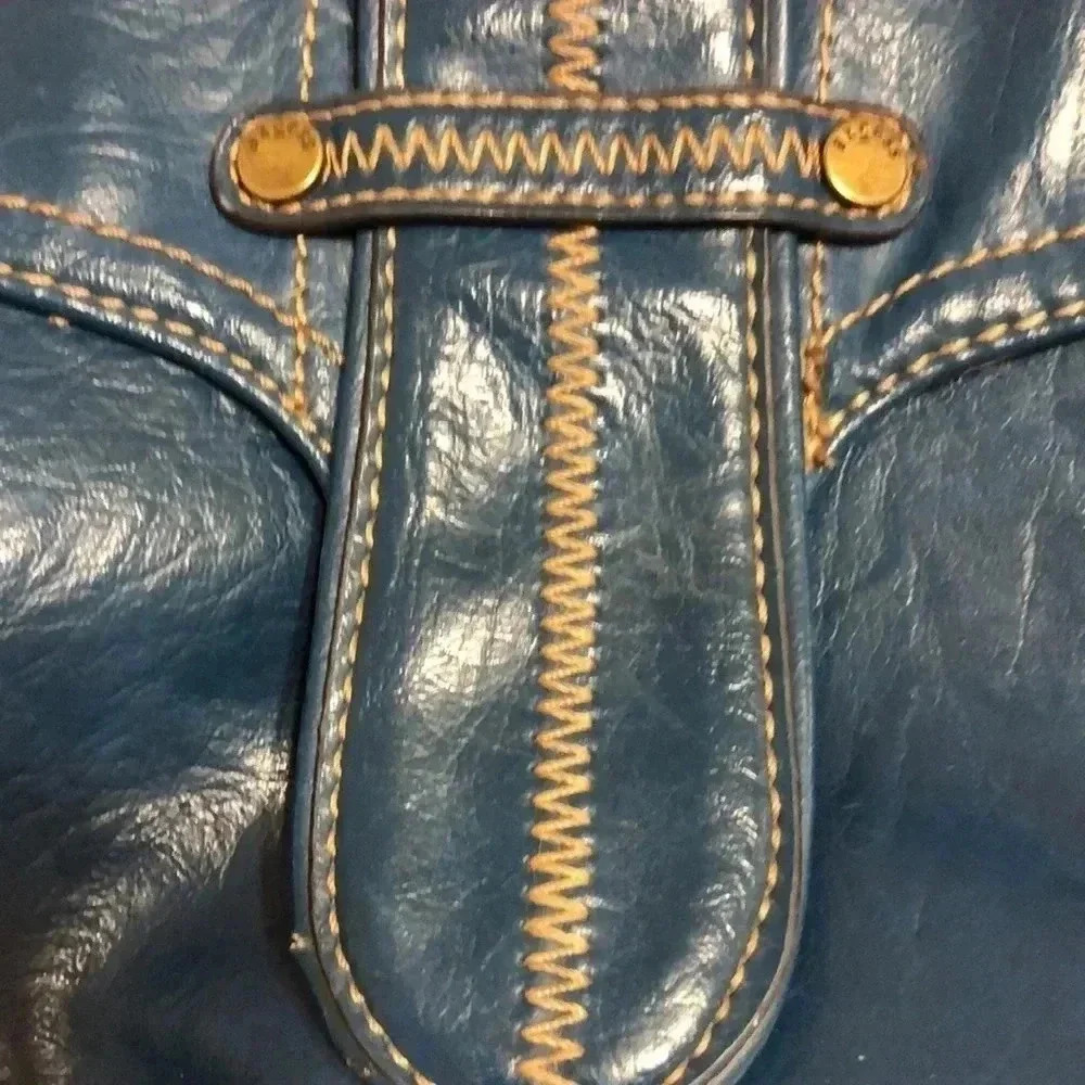 Axcess shoulder bag - Picture 4 of 12